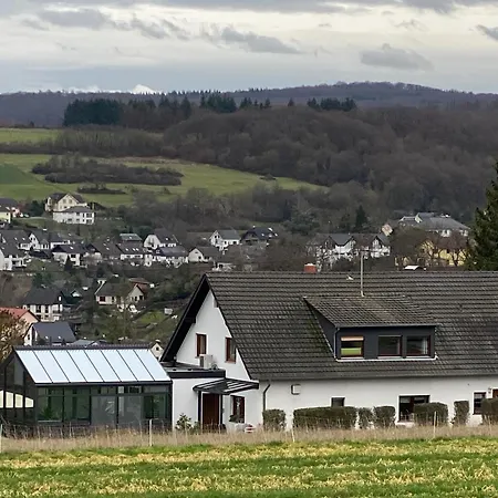 Apartment Paradies In Der Vulkaneifel - Panorama-blick Und Wintergarten Für Jedes Wetter *